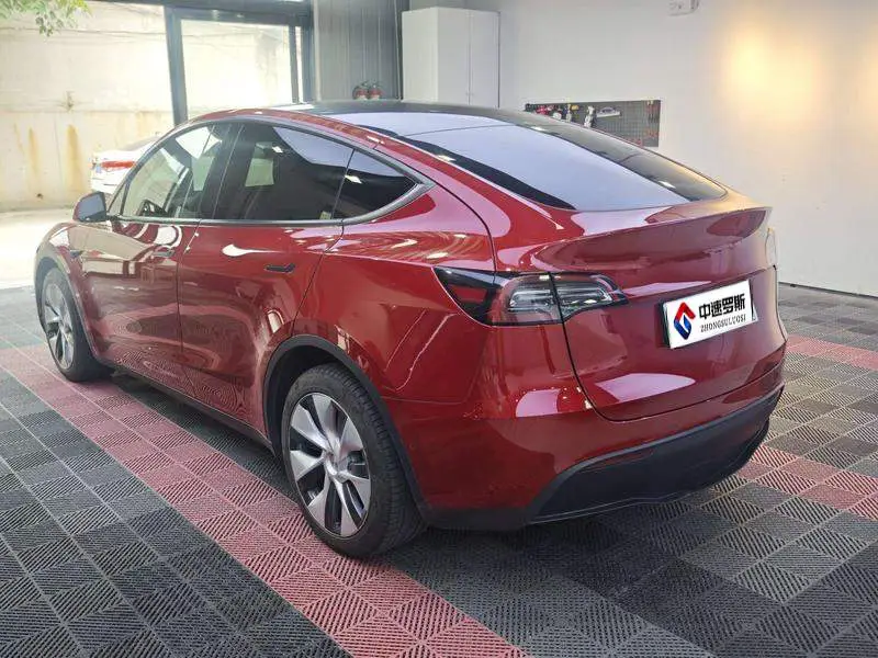 Model Y 2021 Long Range All-Wheel Drive — 3