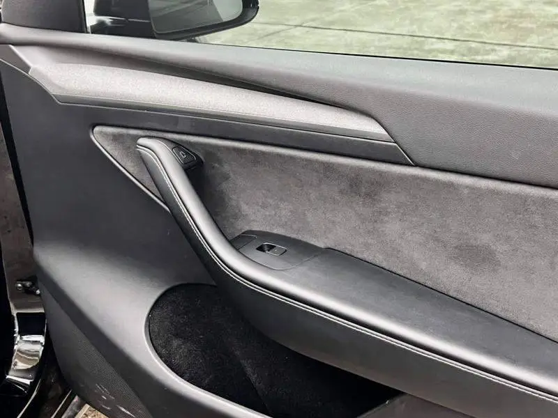 Model Y 2022 facelifted rear-wheel drive version — 15