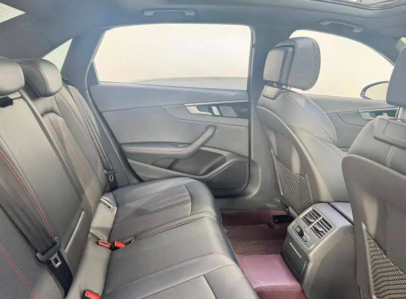 Audi A4L 2024 40 TFSI Luxury Dynamic Edition — 11
