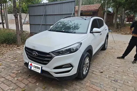 Tucson 2015 2.0L Automatic 2WD Intelligent Model