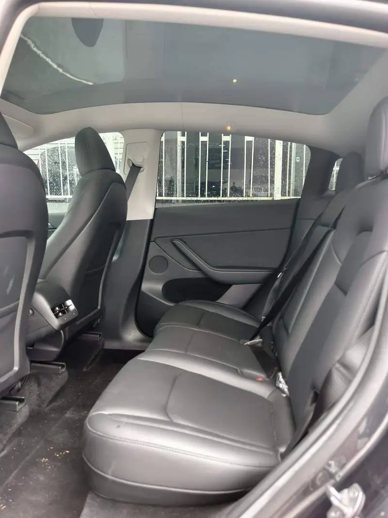 Model Y 2024 rear-wheel drive version — 18