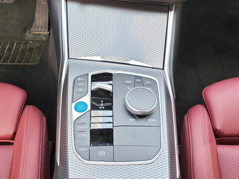 BMW i3 2025 eDrive 40 L Night Edition — 14