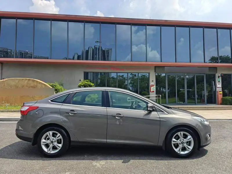 Fox 2012 Hatchback 1.6L Automatic Fashion Edition — 7