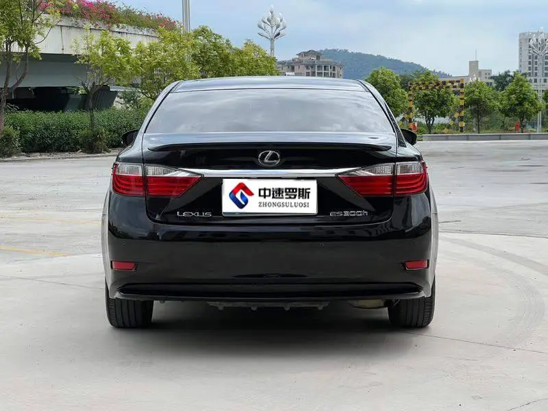 Lexus ES 2013 300h Elite Edition — 5