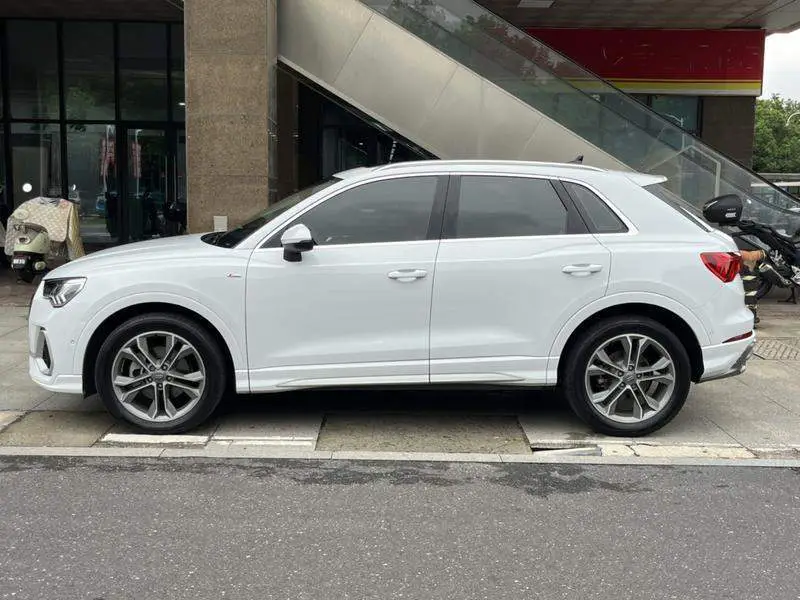 Audi Q3 2021 40 TFSI Stylish and Elegant — 3