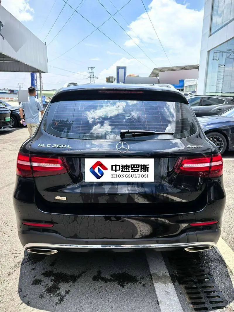 Mercedes-Benz GLC 2019 GLC 260 L 4MATIC Luxury — 4
