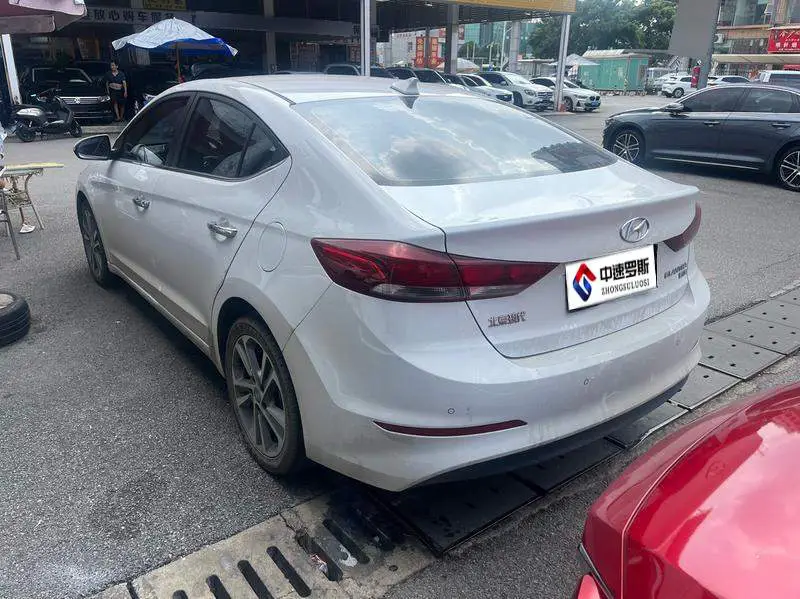 Leading 2016 1.6L Automatic Intelligent Elite — 4