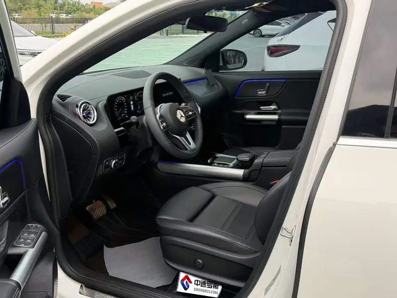 Mercedes-Benz GLA 2023 GLA 220 — 18