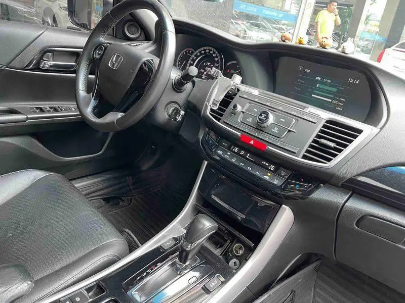 Accord 2016 2.0L Elite Edition — 6