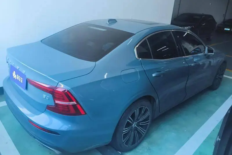 Volvo S60 2022 B4 Zhiyuan Deluxe Edition — 3