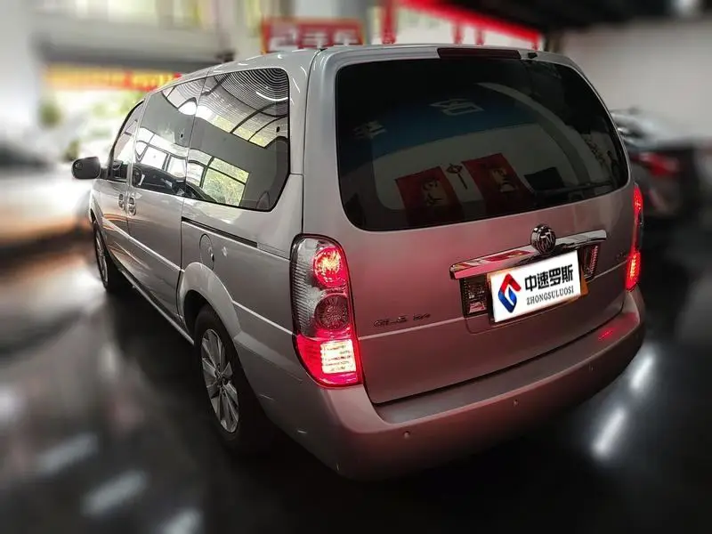 Buick GL8 2013 2.4L Executive Edition — 3