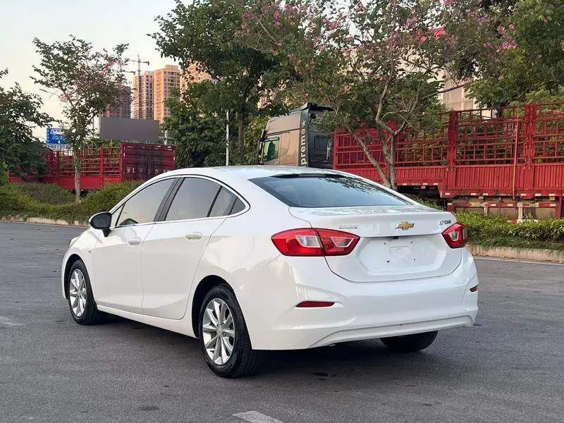 Cruze 2017 1.5L Manual Pioneer Edition — 5