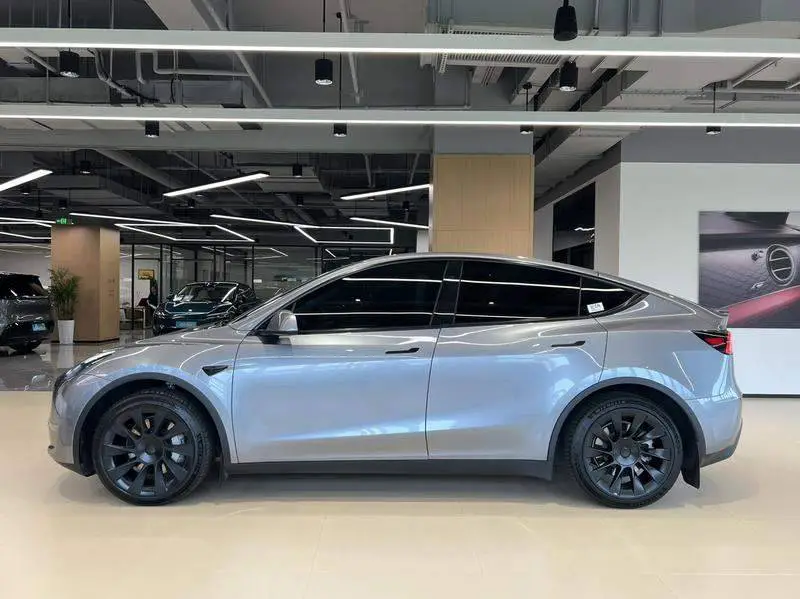 Model Y 2024 long-range all-wheel drive version — 3