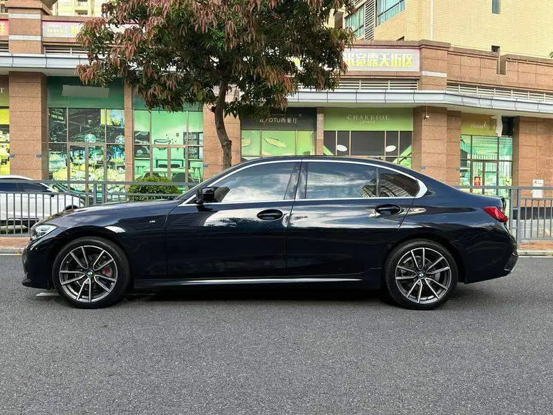 BMW 3 Series 2021 325Li xDrive M Sport Package — 4