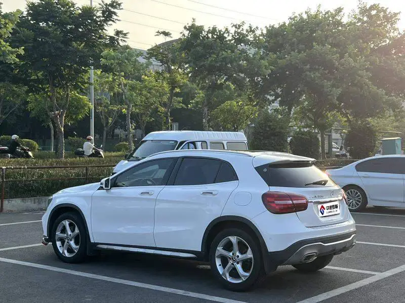 Mercedes-Benz GLA 2018 GLA 200 Dynamic — 4