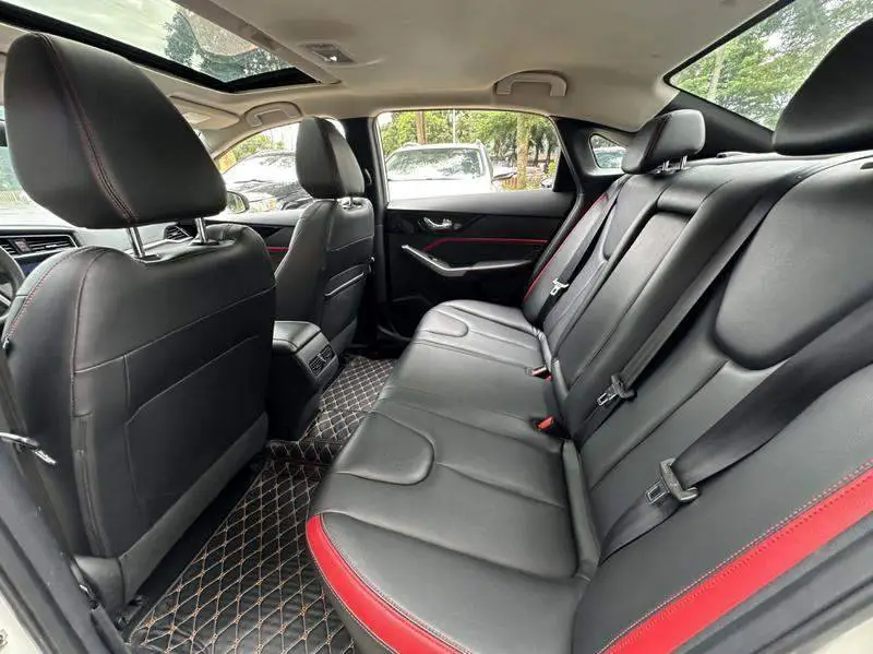Venucia D60 2018 1.6L CVT Intelligent Link Elite Edition — 9