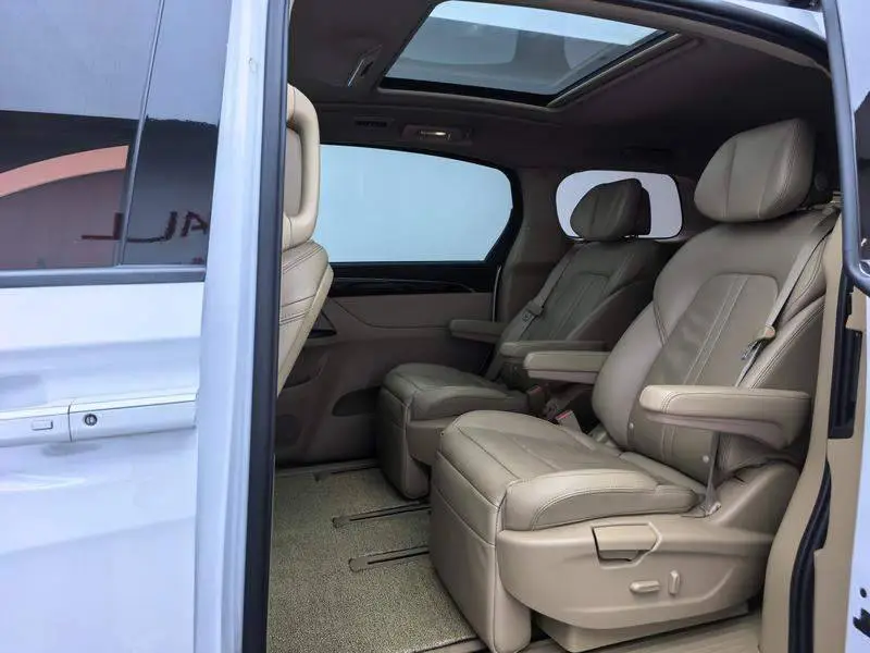 Buick GL8 2017 ES 28T Luxury National V — 13