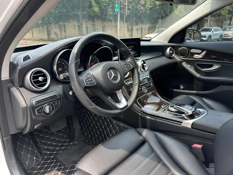 Mercedes-Benz C-Class 2015 facelifted C 200 L — 12