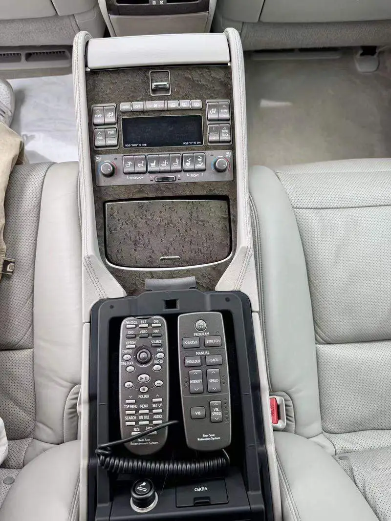 Lexus LS 2006 460L Premium Edition — 8