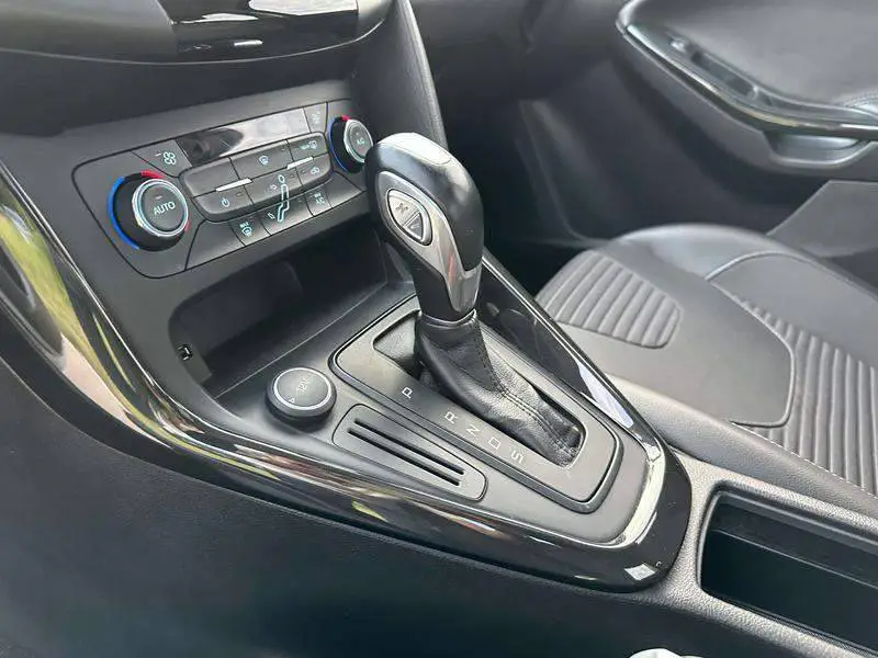 Fox 2017 Sedan 1.6L Automatic Fashion Smart Edition — 13