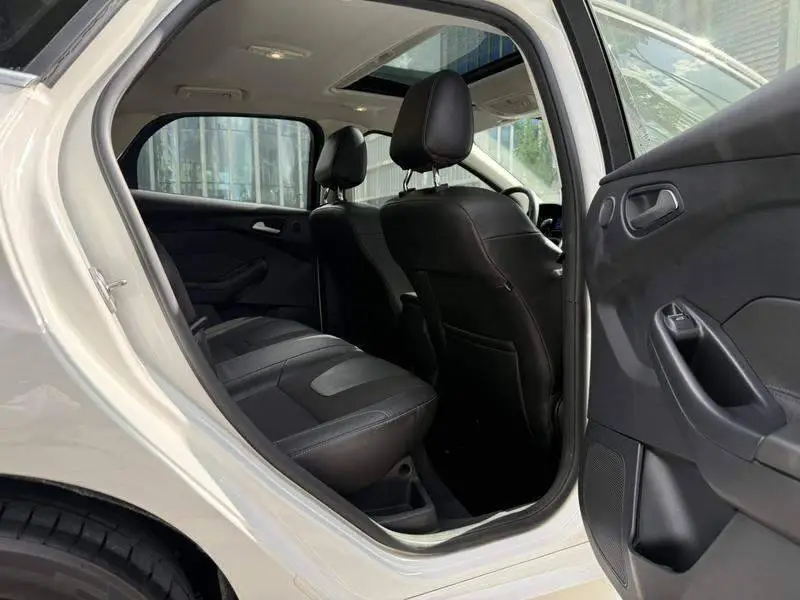 Fox 2012 Hatchback 2.0L Automatic Luxury Sports — 7