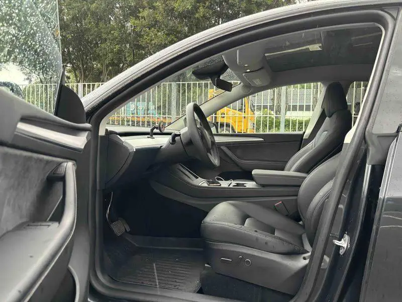 Model Y 2024 rear-wheel drive version — 15