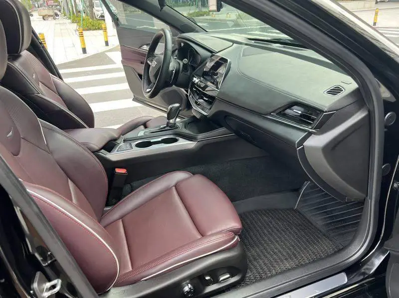 Cadillac CT4 2022 28T Premium — 8