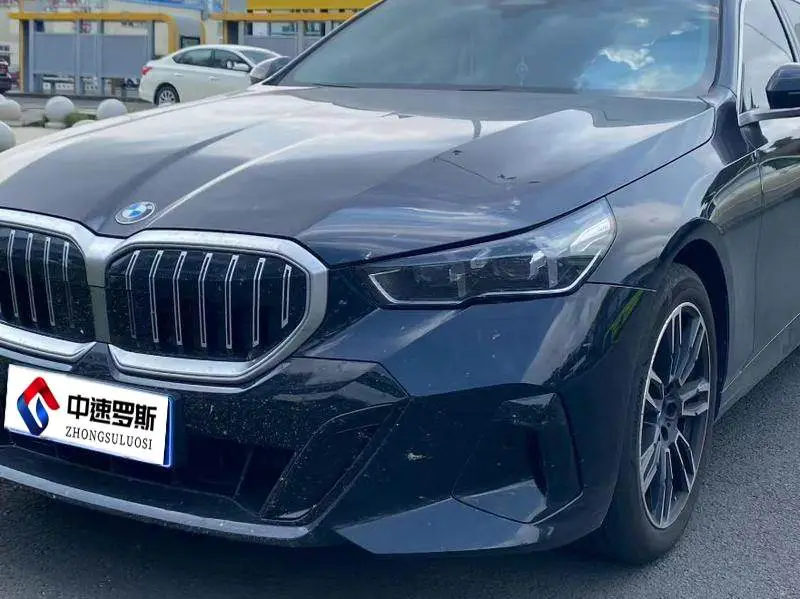 BMW 5 Series 2026 525Li M Sport Package — 3