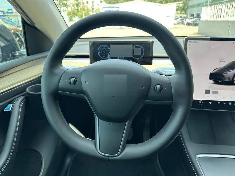 Model Y 2022 facelifted rear-wheel drive version — 13