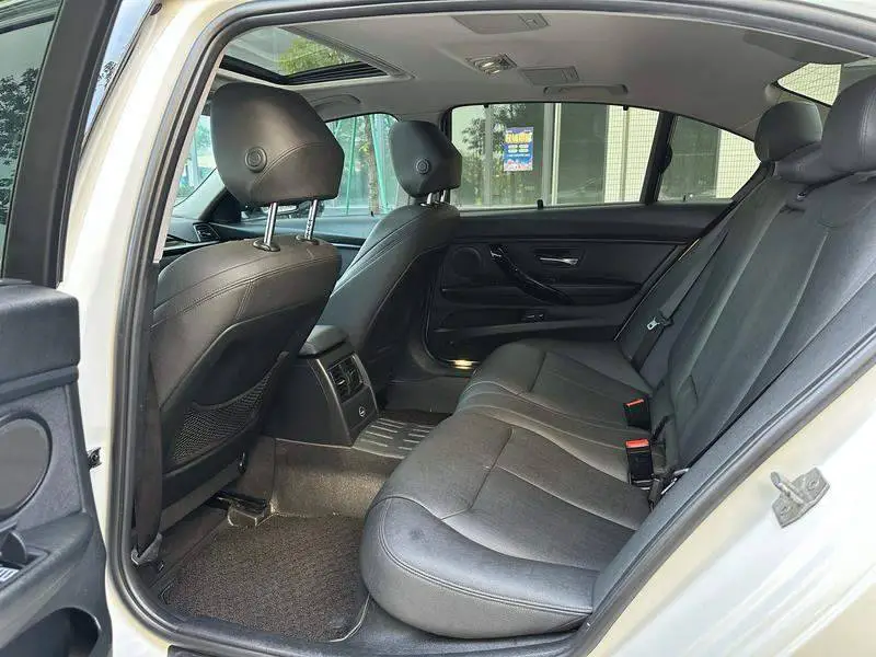BMW 3 Series 2018 320Li Fashion Edition — 9