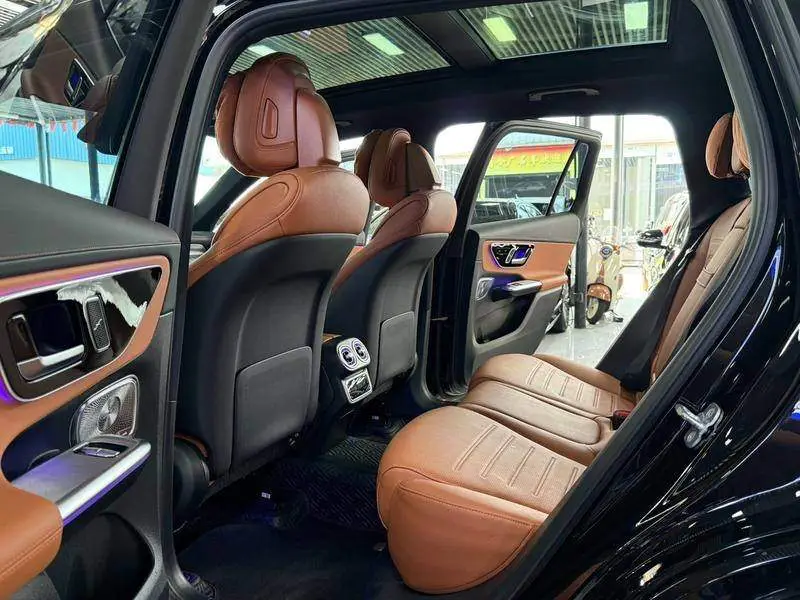 Mercedes-Benz GLC 2023 GLC 300 L 4MATIC Luxury 5-seater — 11