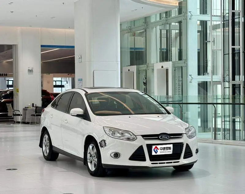 Fox 2012 Sedan 1.6L Automatic Premium — 3