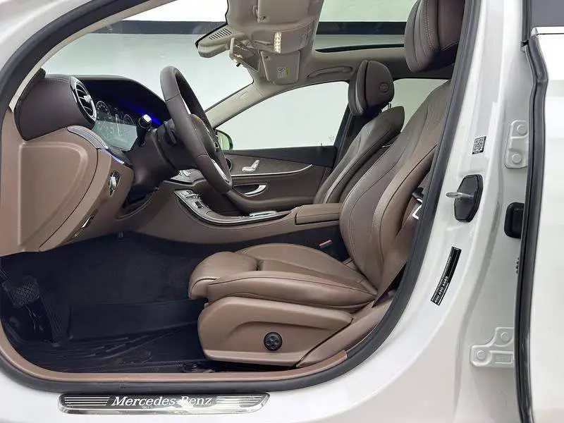 Mercedes-Benz E-Class 2020 E 260 L — 16