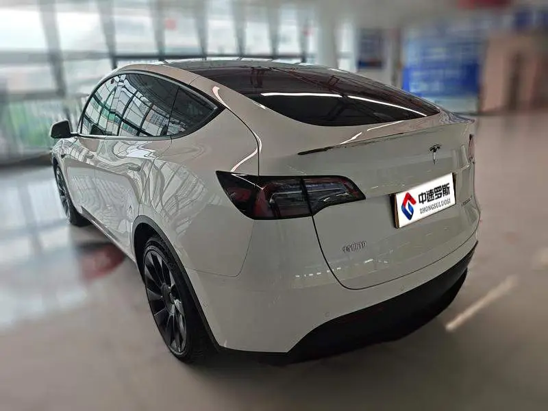 Model Y 2022 facelifted rear-wheel drive version — 3
