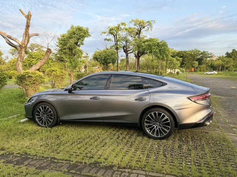 MG7 2023 2.0T Automatic Beauty Hunter Luxury Edition — 4