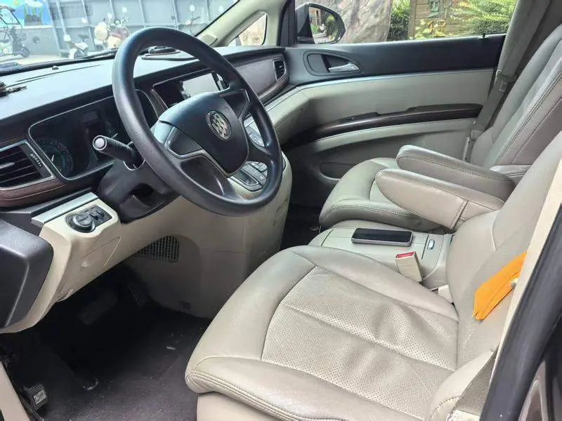 Buick GL8 2015 2.4L Luxury Business Edition — 8