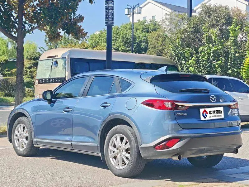 Mazda CX-4 2018 2.0L Automatic 2WD Blue Sky Vitality Edition National V — 4