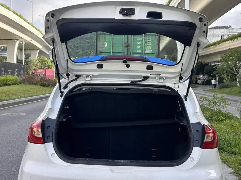 JAC iEV7S 2018 Smart Edition — 14