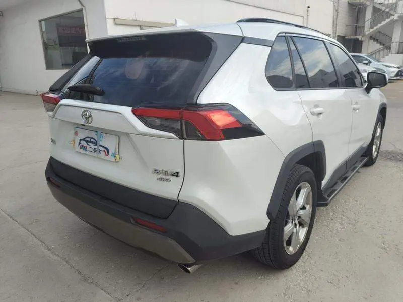 RAV4 Rongfang 2021 2.0L CVT 4WD Fashion Edition — 3