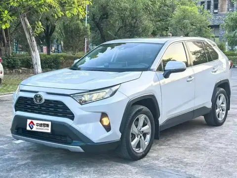 RAV4 Rongfang 2020 2.0L CVT 2WD Fashion Edition