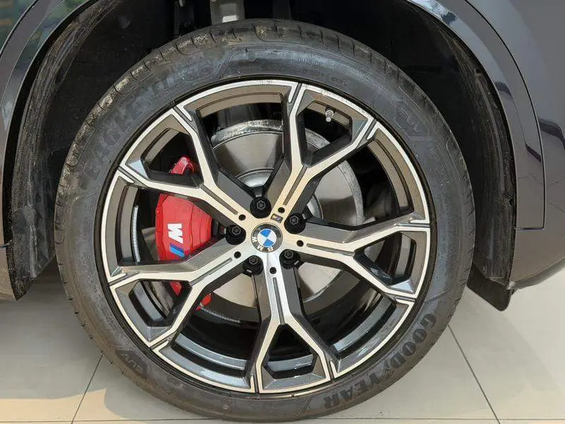 BMW X5 2025 xDrive 30Li M Sport Night Package — 11