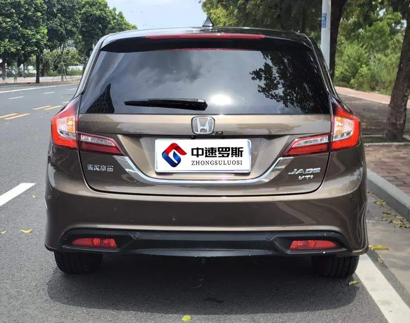 Jed 2014 1.8L CVT Luxury Edition 5 Seaters — 5