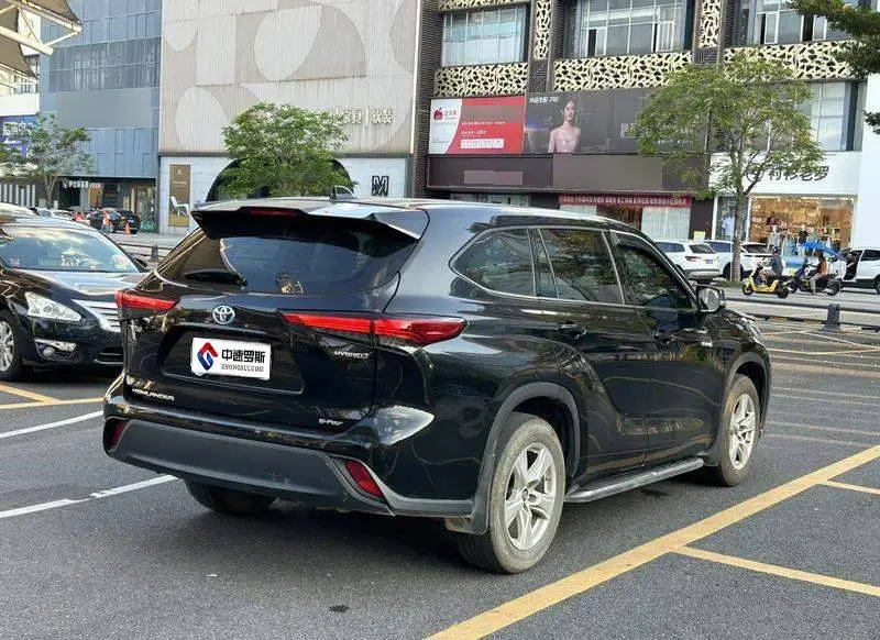 Highlander 2022 Hybrid 2.5L 4WD Elite Edition 7 Seaters — 7