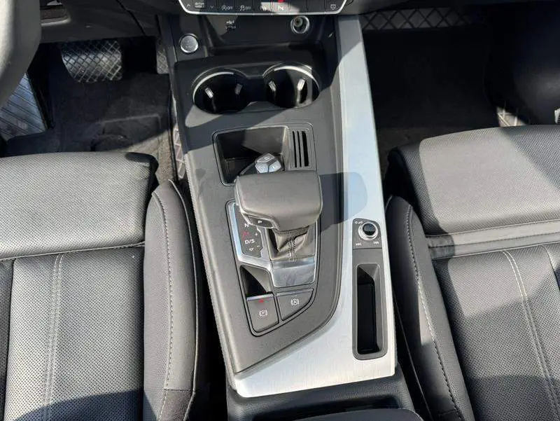 Audi A4L 2022 40 TFSI Luxury Dynamic Edition — 13