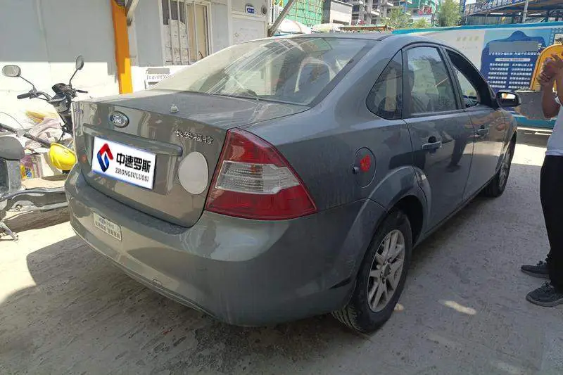 Fox 2012 Sedan Classic 1.8L Manual Basic Model — 3