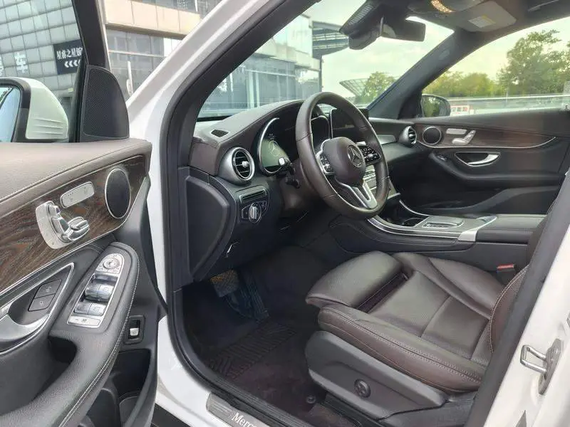 Mercedes-Benz GLC 2020 GLC 300 L 4MATIC Dynamic — 16