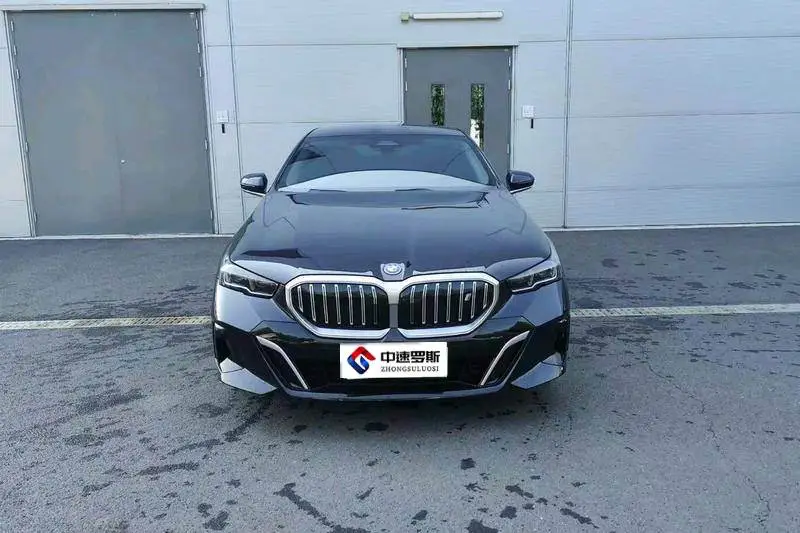 BMW i5 2025 eDrive 35L M Sport Package — 2