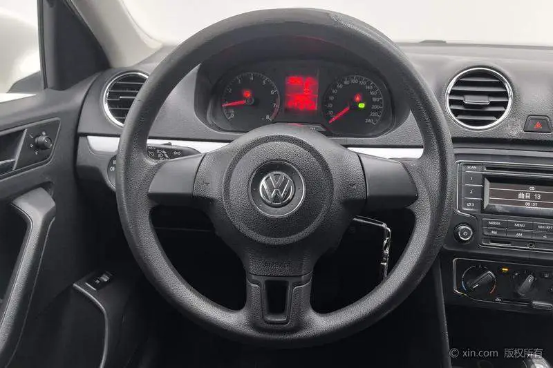 Jetta 2015 Value Edition 1.6L Automatic Comfort — 14