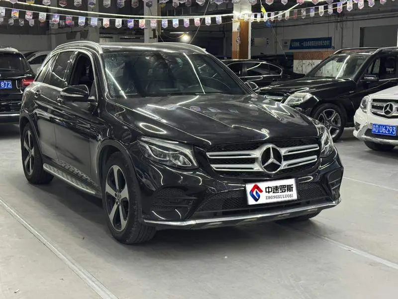 Mercedes-Benz GLC 2018 GLC 260 4MATIC Luxury — 3