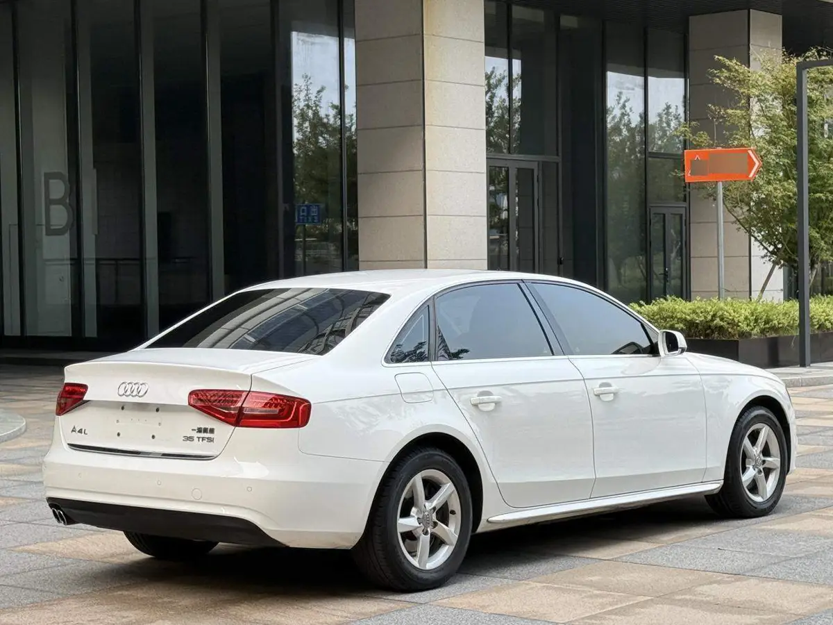 Audi A4L 2015 35 TFSI Automatic Luxury — 4